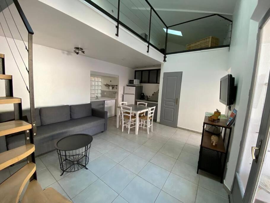 Villa Gite Le Patio à Bourg-Saint-Andéol Extérieur photo